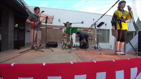 なのはな荘　夏祭りでの演奏